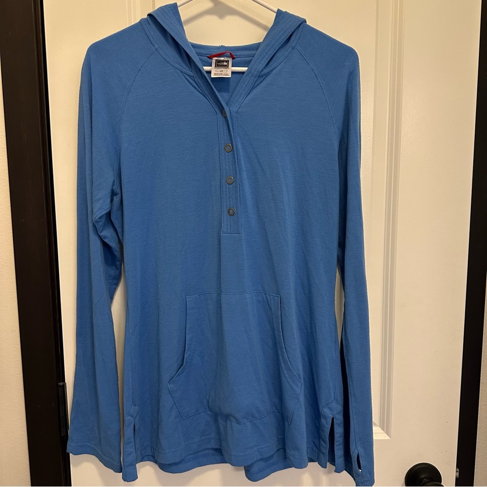 Women’s The North Face Long Sleeve Hooded Shirt Size Large